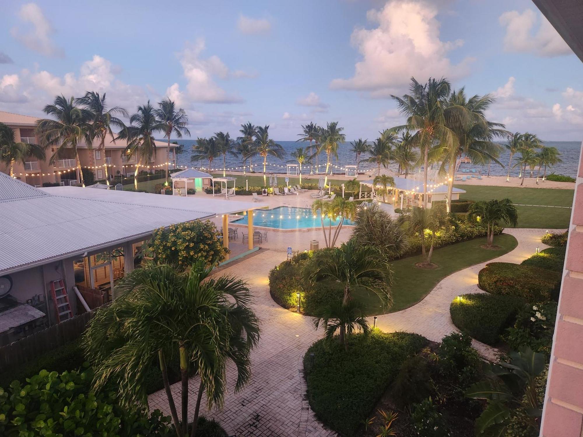 The Grand Caymanian Resort George Town Exterior foto