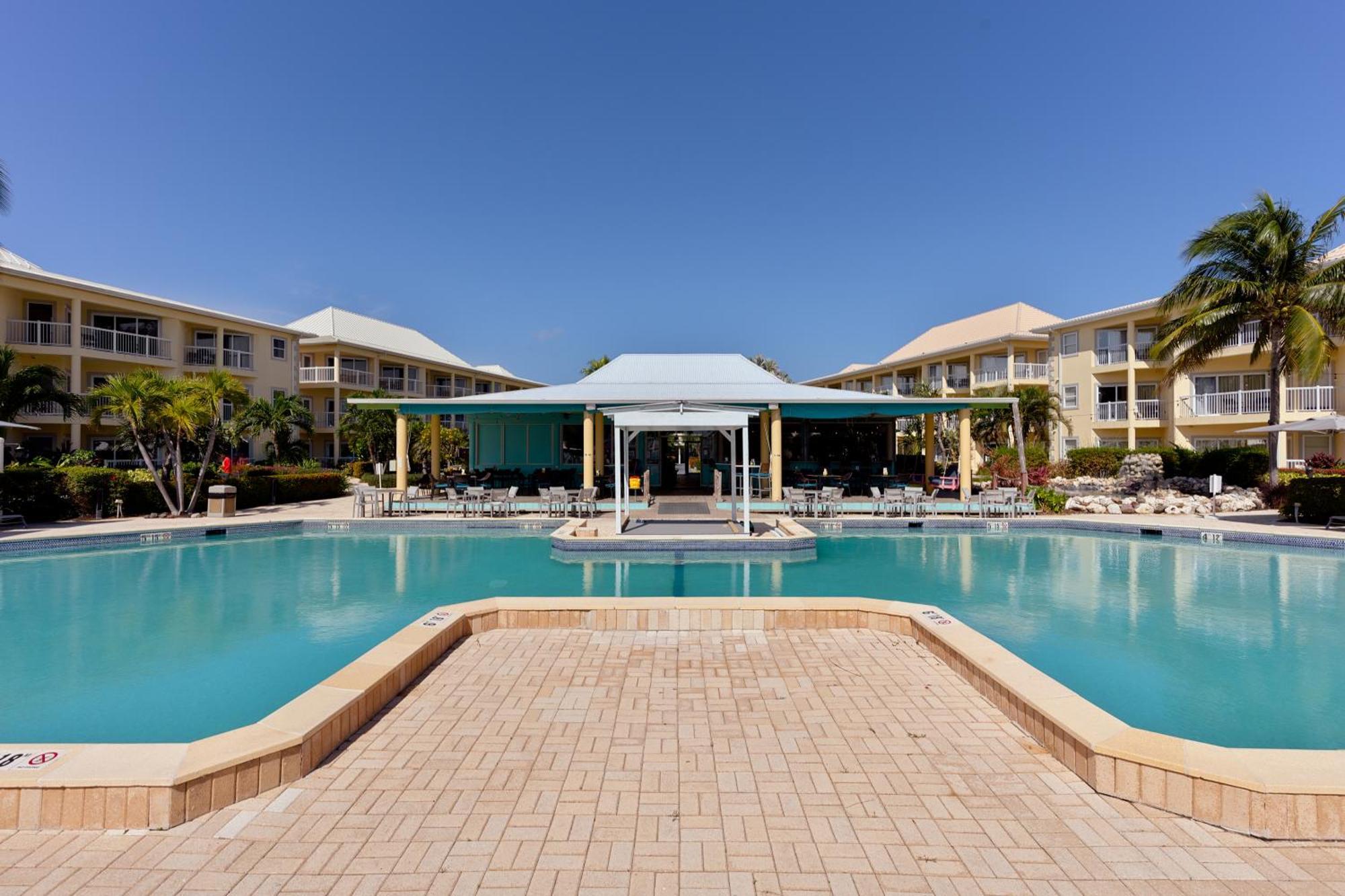 The Grand Caymanian Resort George Town Exterior foto