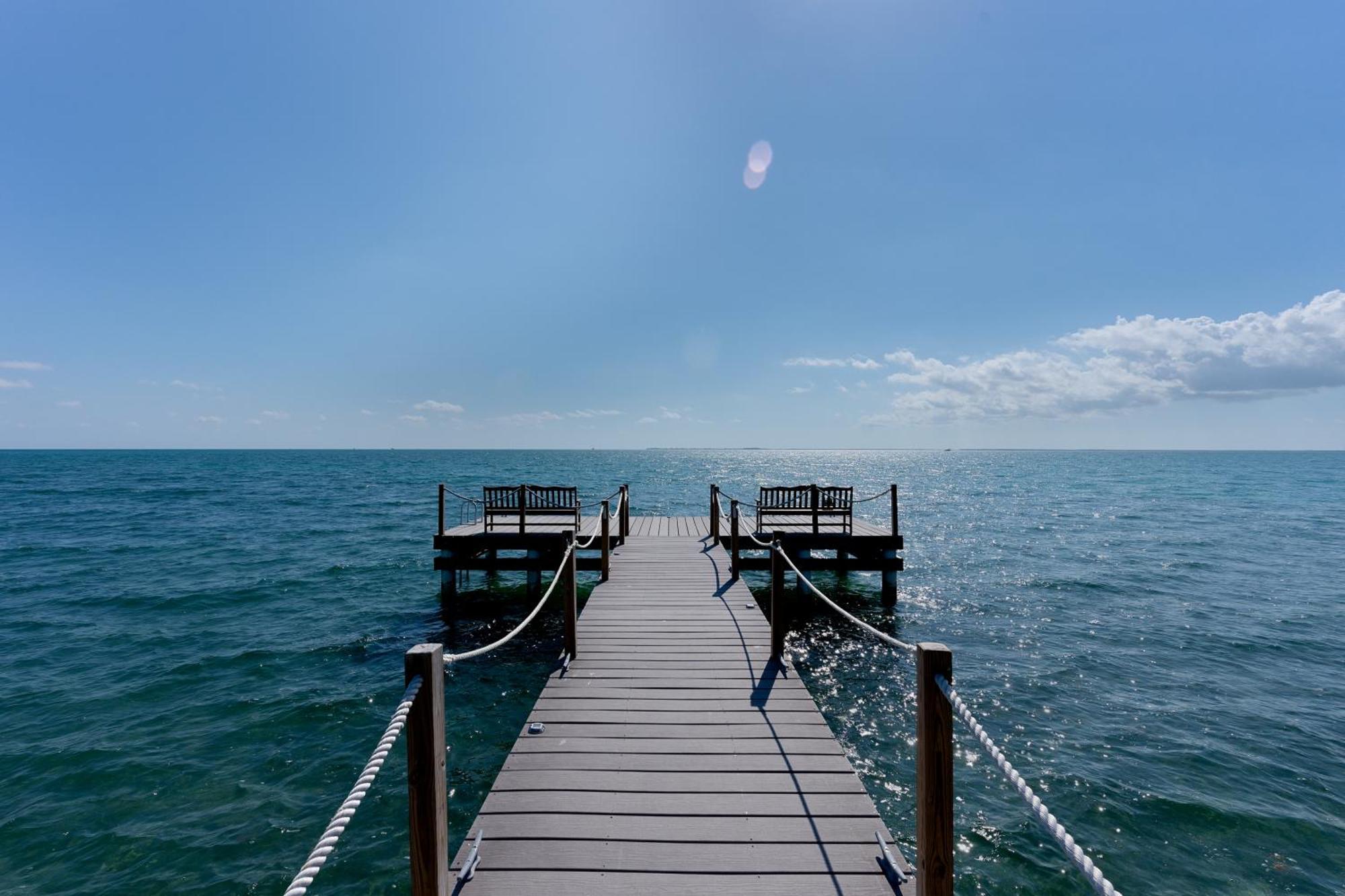 The Grand Caymanian Resort George Town Exterior foto