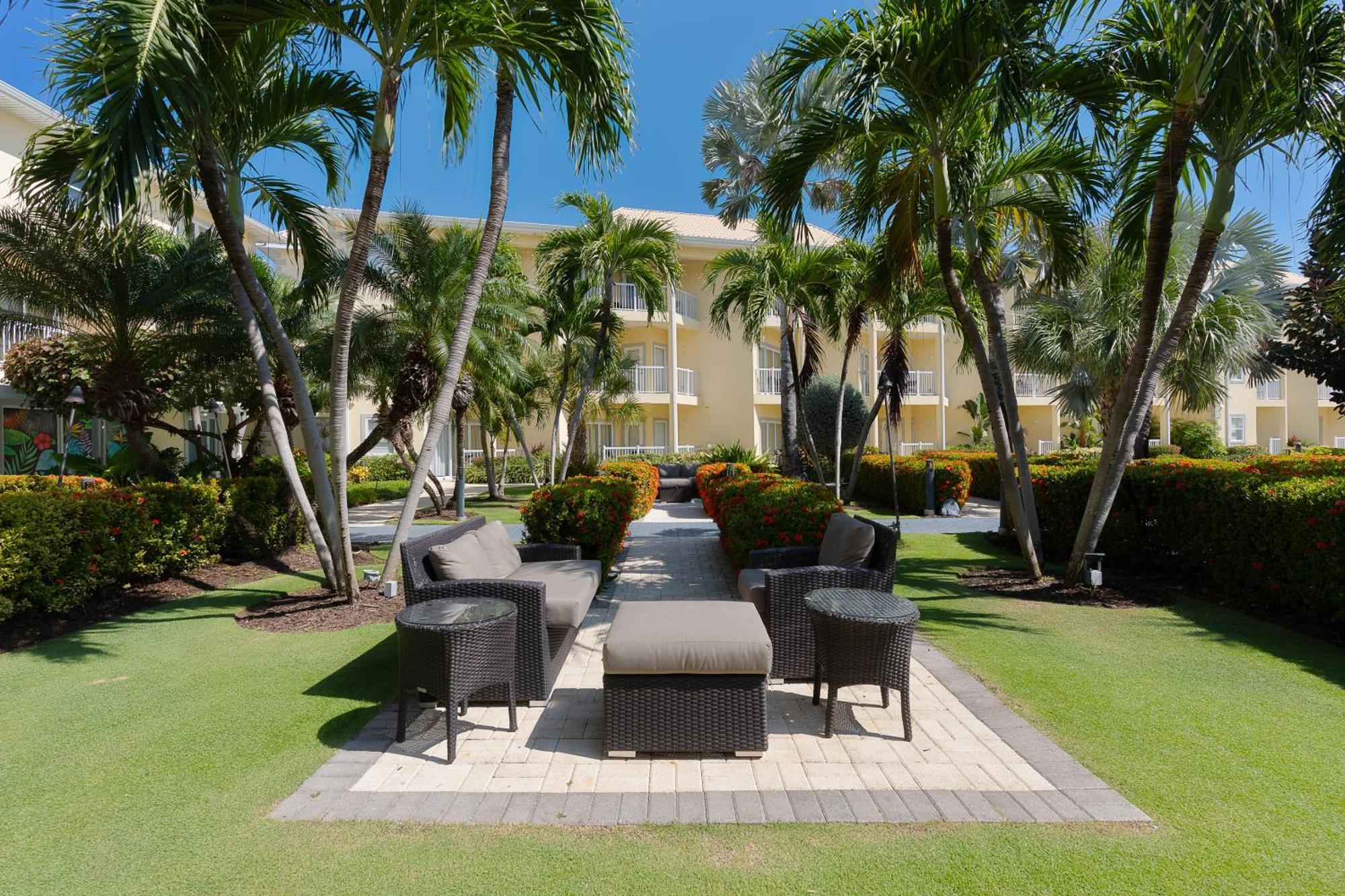 The Grand Caymanian Resort George Town Exterior foto