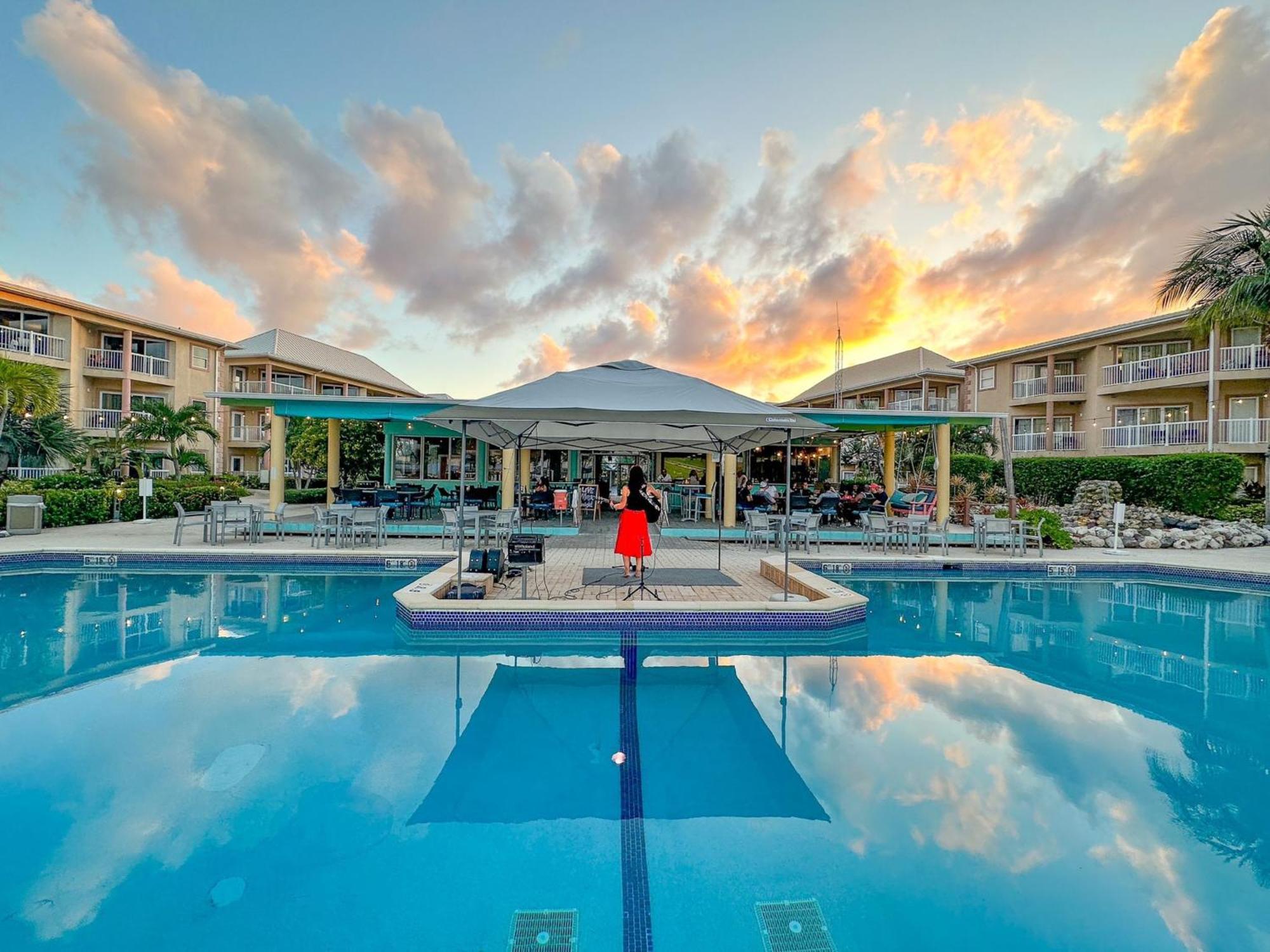 The Grand Caymanian Resort George Town Exterior foto